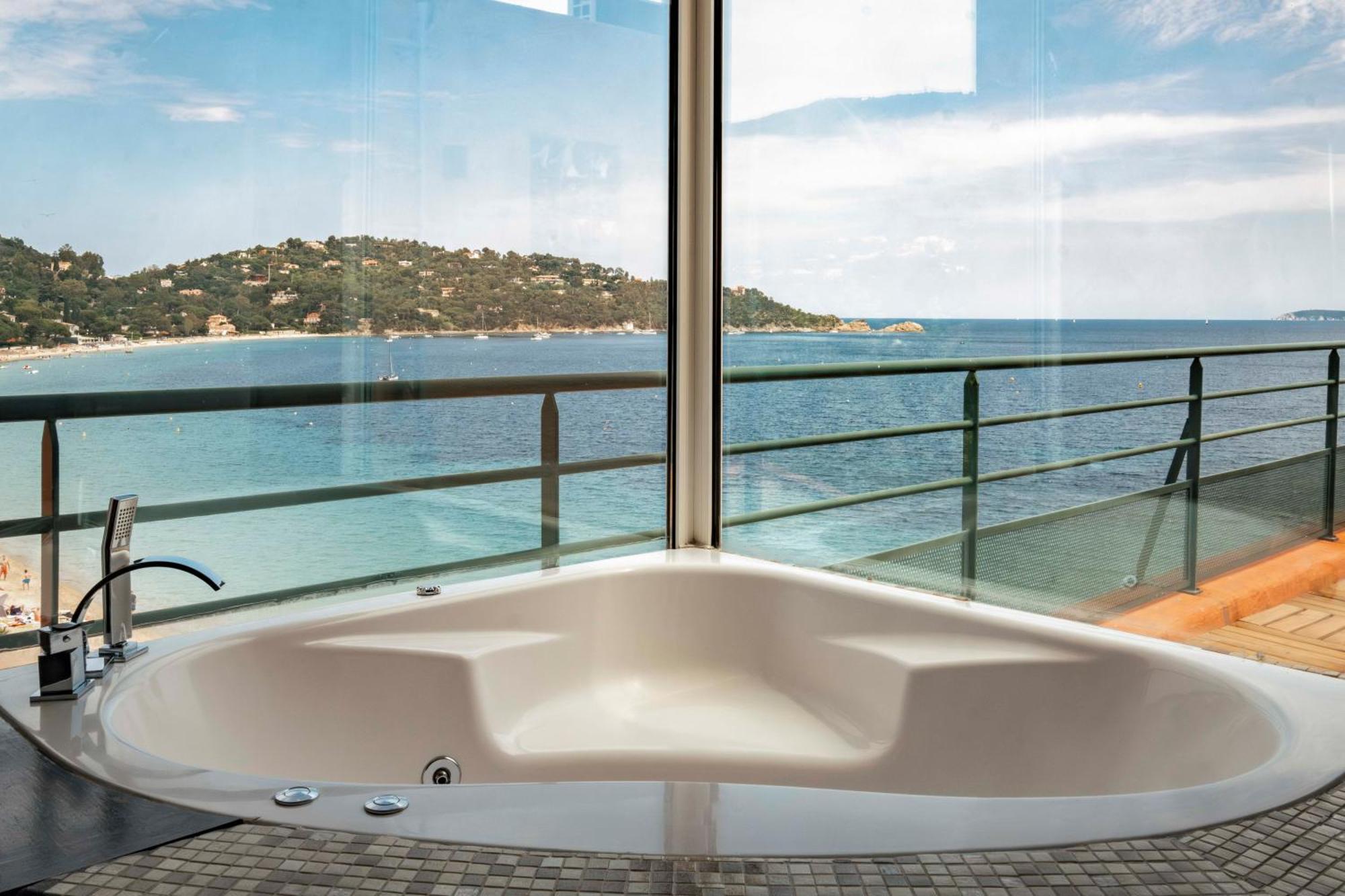 Surplage Hotel Cavaliere 르 라방두 외부 사진