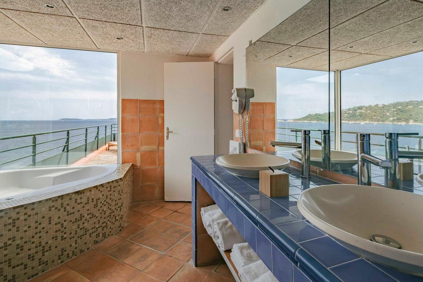 Surplage Hotel Cavaliere 르 라방두 외부 사진